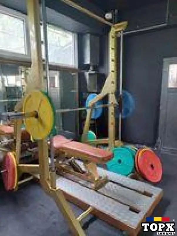 URGENT Vand aparatura completa pentru sala fitness.