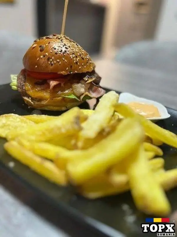 Tag House Burger&Gaming Pub