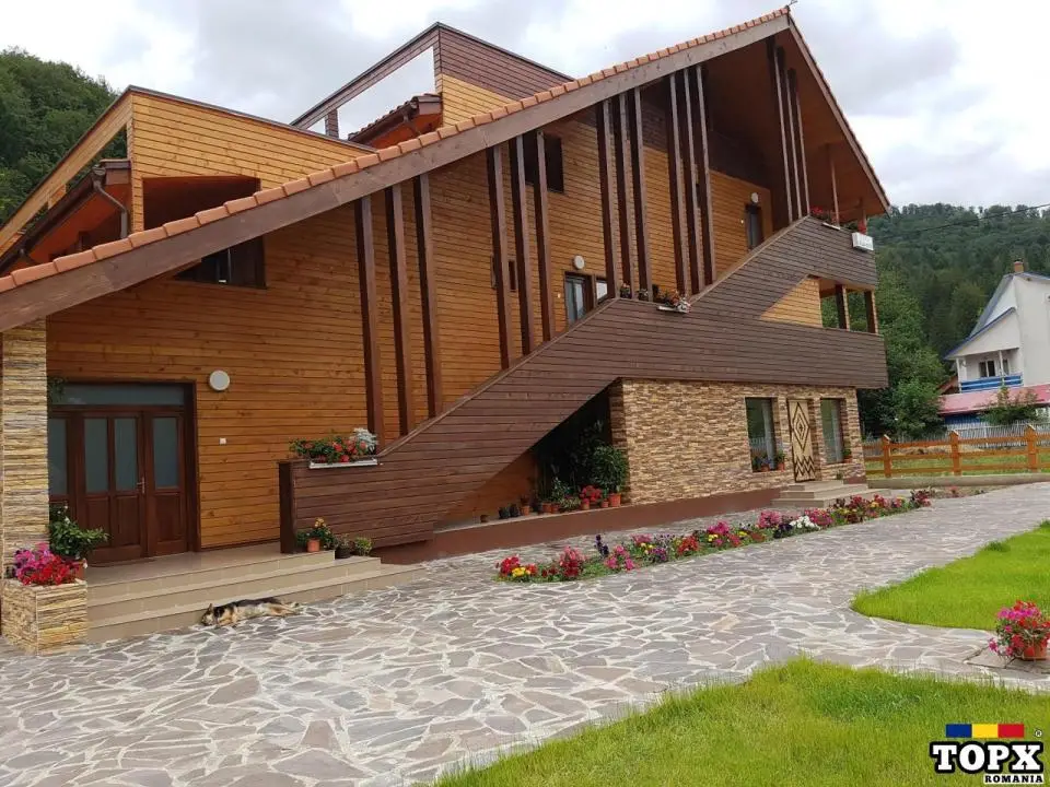 Pensiune 7 camere Lepsa 4****