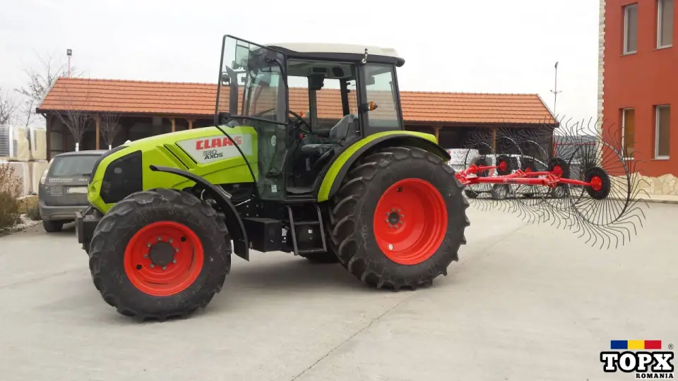 Greblă de adunat fân cu 5 rotoare