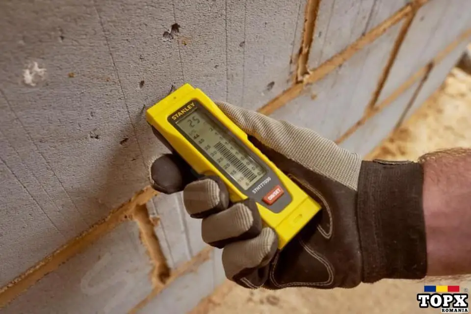 Tester de umiditate Stanley, masurare umiditate lemn si cladiri, ecran LCD, 6% - 44%, 0,2% - 2,0% - 5