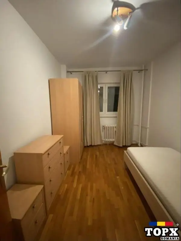 3 Camere etaj 1 Str Aurel Vlaicu Metrou Stefan Cel Mare pet friendly