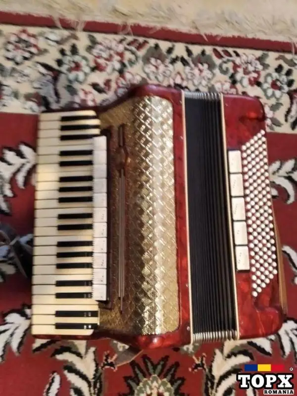 Vând acordeon Weltmeister