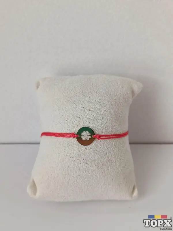 Bratara cu snur rosu cu pandantiv Trifoi