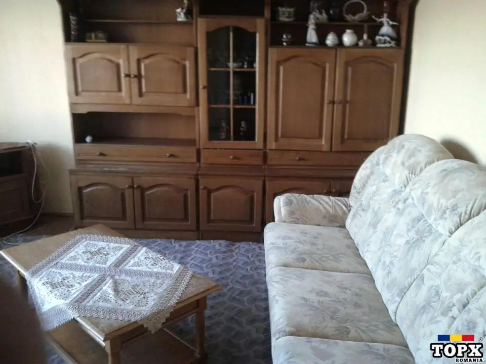 Ofer spre inchiriere apartament cu 2 camere, ultracentral, Rm. Valcea
