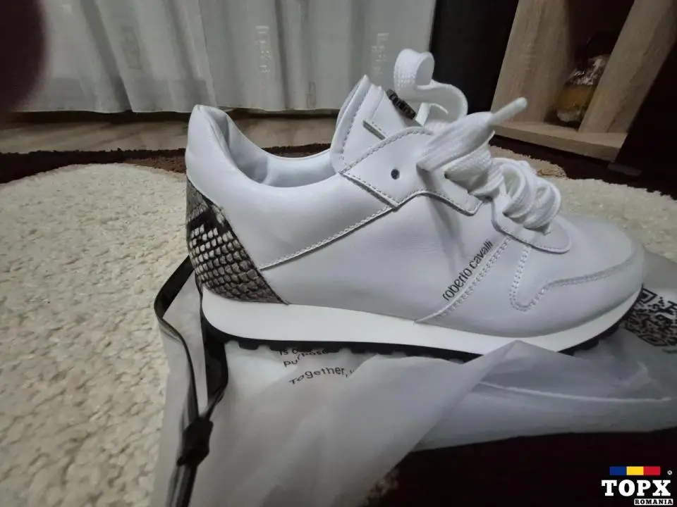 Adidasi Roberto Cavalli  noi