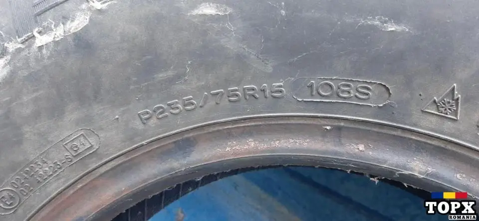 Vând anvelope 235 × 75 × 15