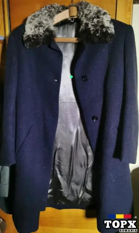Palton bărbați stofă cu guler blană naturală Vintage (Epoca de aur), stare bună.