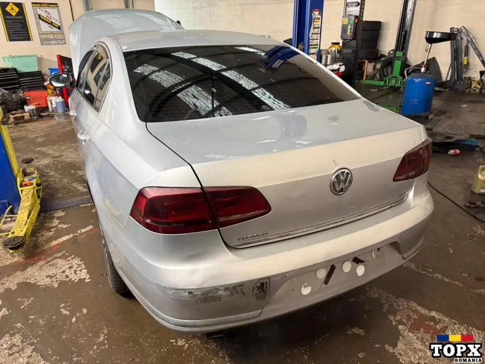 Dezmembrez passat b7