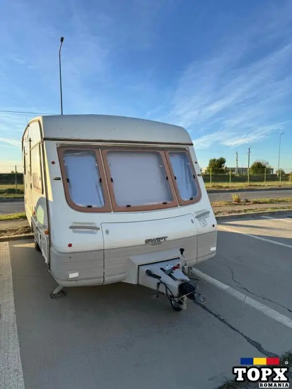 Vând rulota Swift corniche