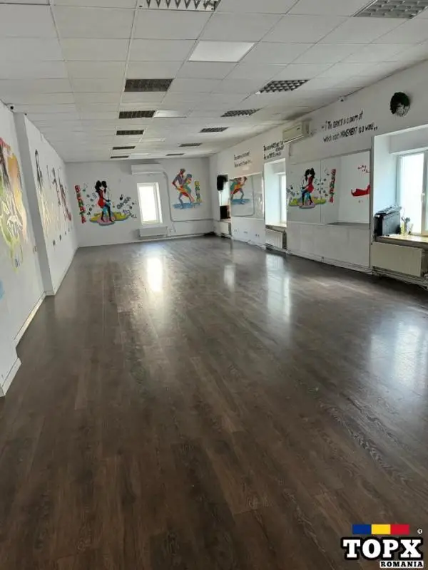 Piata Unirii, spatiu 100 mp