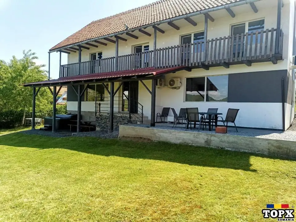 Lacul Surduc, casă/ cabana pe mal de închiriat/jacuzzi /grătar/ceaun