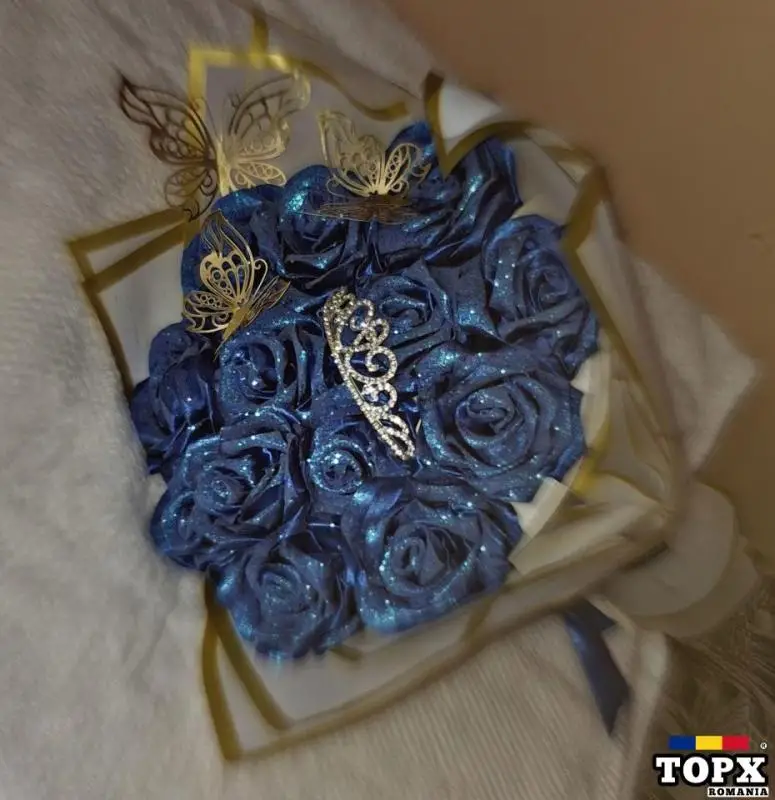 Buchet de 13 trandafiri din satin realizat manual