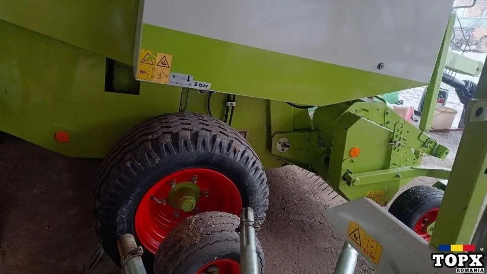Vând presa claas 240