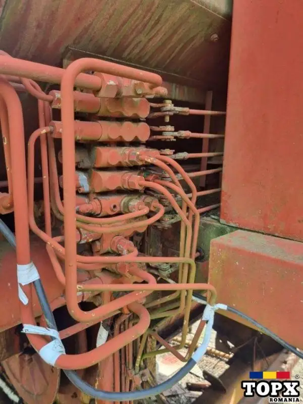 De vanzare distribuitor hidraulic combina Laverda