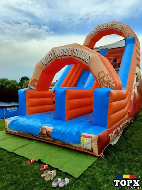 Topogan gonflabil de închiriat