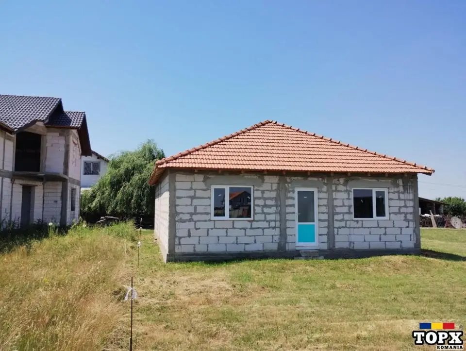 Casă nouă de vînzare