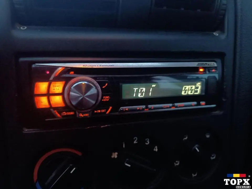 Casetofon alpine CDE-111RM