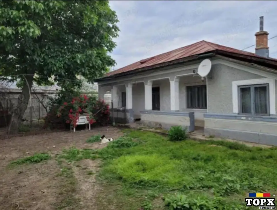 Casă veche cu teren la 15 minute de București