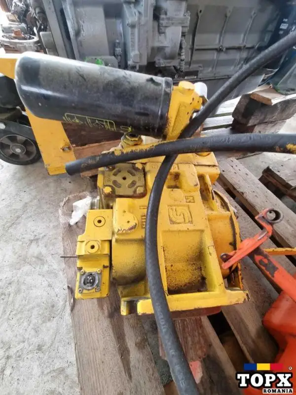 De vanzare pompa hidrostatica combina New Holland TF76/78