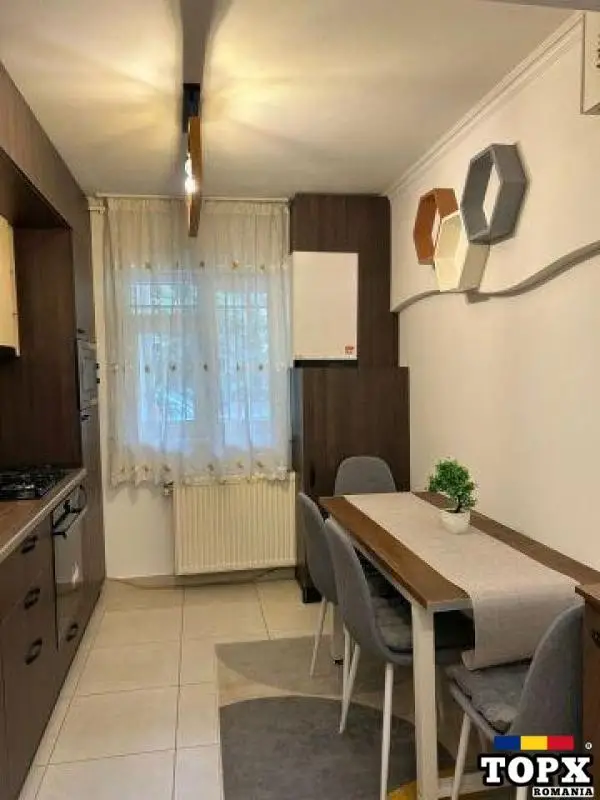 Apartament 4 camere decomandat, 80mp, zona Fizicienilor, 180.000euro