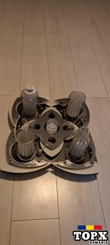 Lustră deosebită 4 becuri si joc led