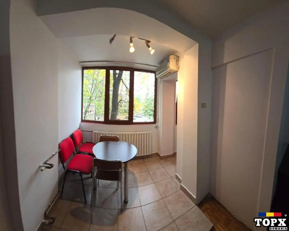 Garsonieră, mobilată, 2 stații de metrou Eroii Revoluției, zona Giurgiului