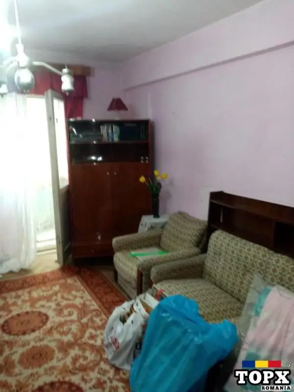 Vand apartament 2 camere compartimentat in 3 camere