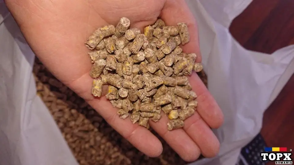 Vindem pelete de combustibil din deșeuri de porumb