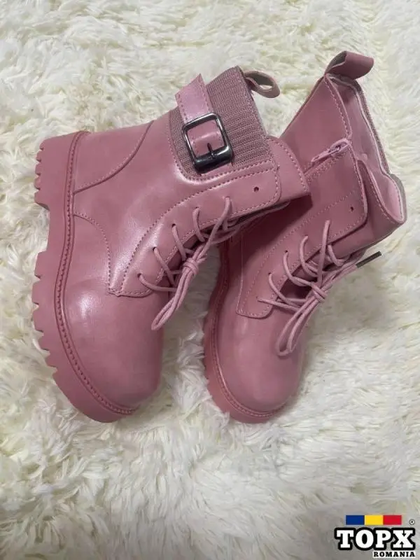 Ghete fetite roz imblanite