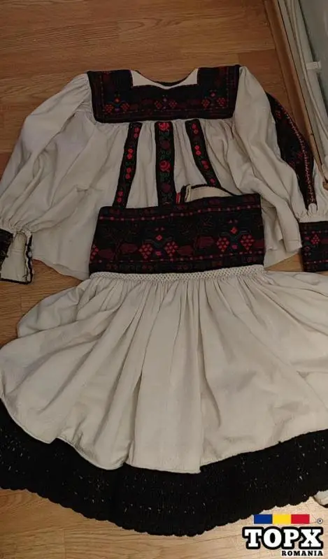 Costum popular vechi din Oas