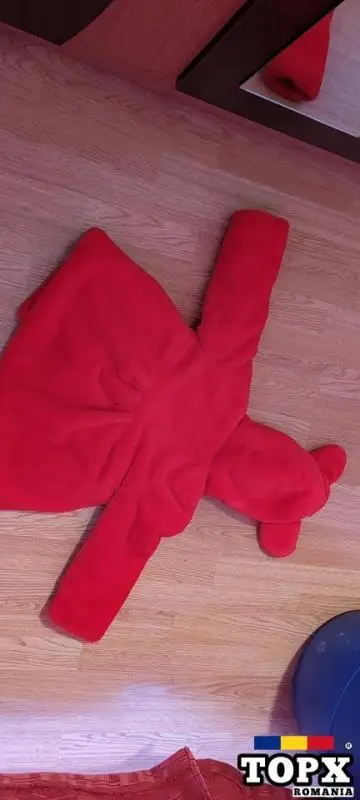 Blanita superba cu gluga cu urechiuse