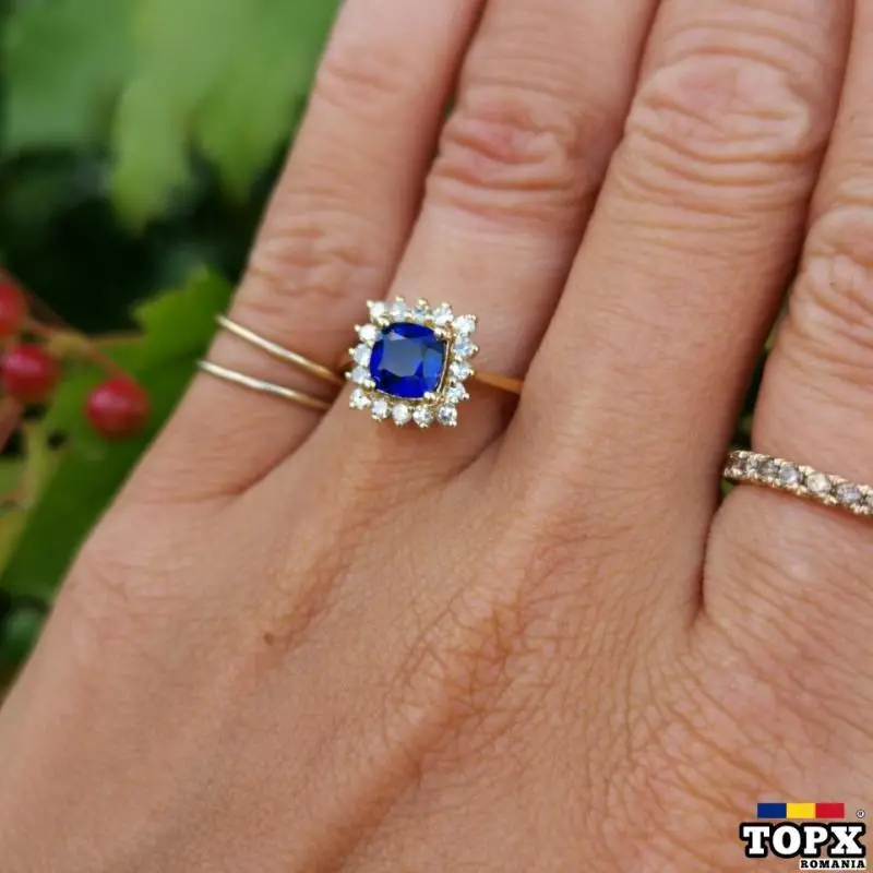 Inel Logodna "Amore Blu" Aur 18k cu Safir Cushion cut si Diamante - 3