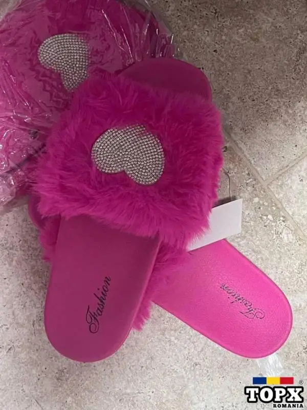 Papuci cu puf