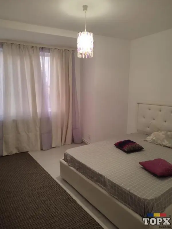 Închiriez apartament 3 camere
