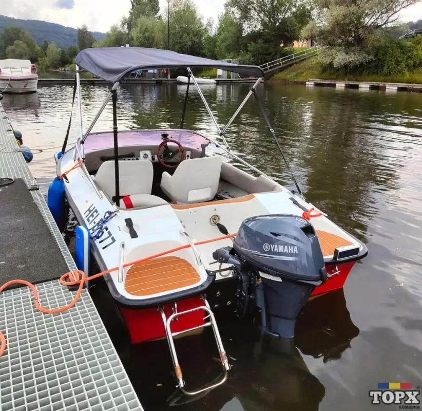 Barcă sport de lux YAMAHA 15 CP