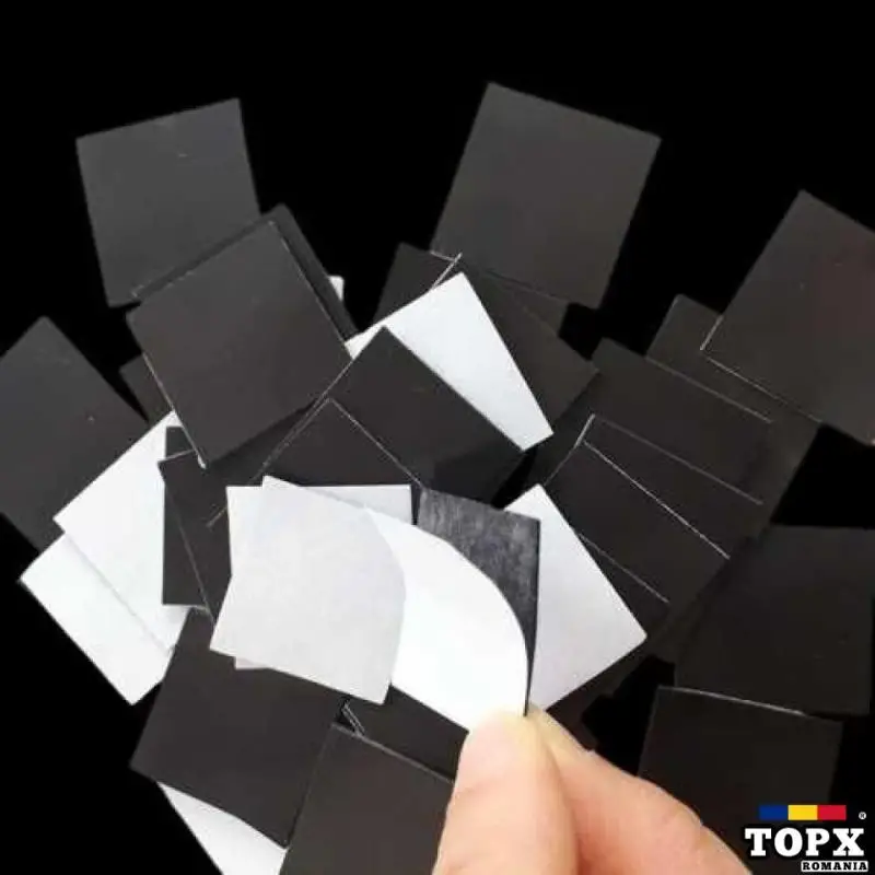 Folie magnetica cu adeziv  2 cm x 2 cm  grosime 0.5mm  100 buc/set