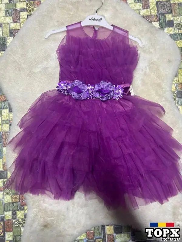 Rochita fetite pentru eveniment