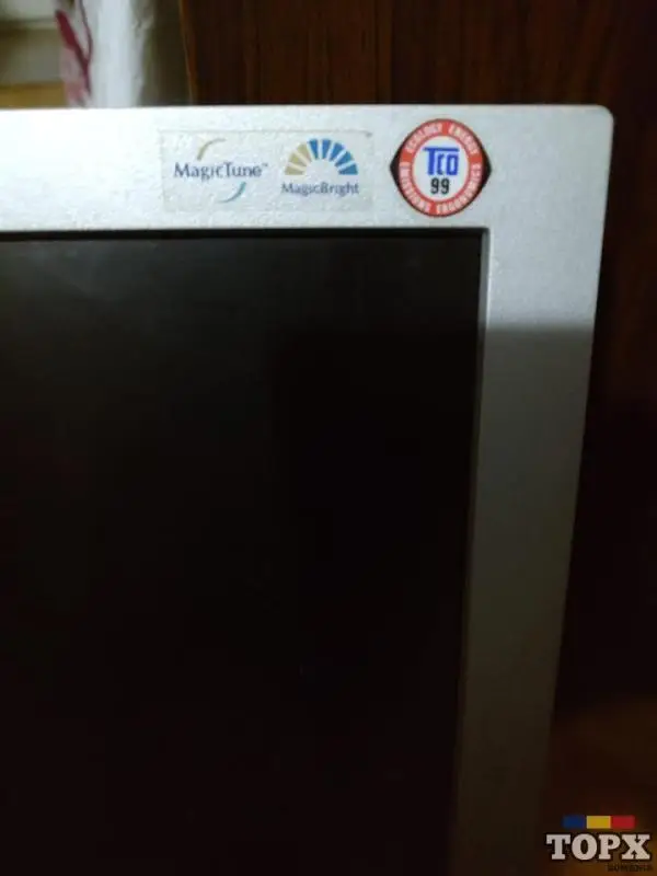 Vând monitor Samsung SyncMaster 710v.