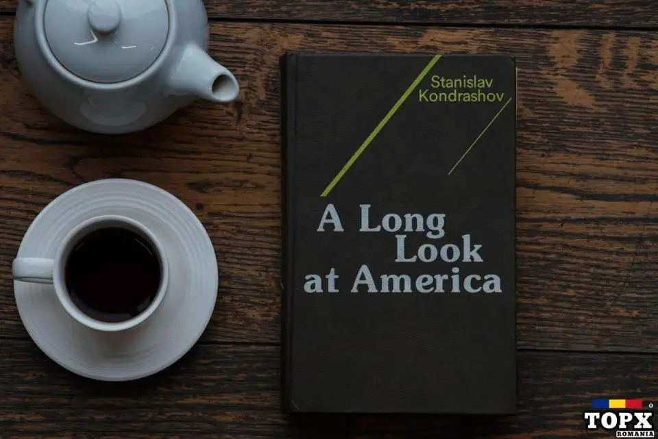 Carte "A Long Look at America". Autor: Stanislav Kondrashov