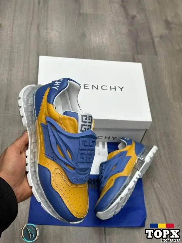 Adidasi givenchy calitate premium 40-44 40-44 320 lei