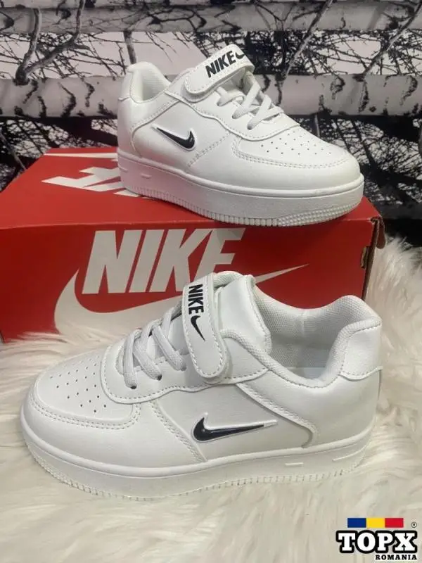 30-35 adidasi pt fetițe nike 155 de lei 160 de lei