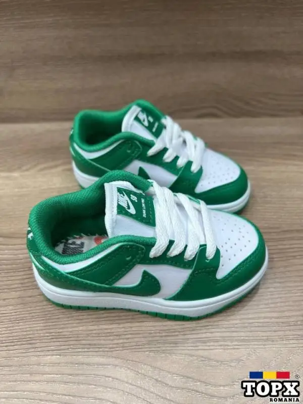 Adidasi nike copii 22-35 250 lei