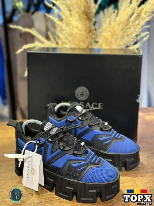 Adidasi versace 40-44 310 lei 36-40 290 lei