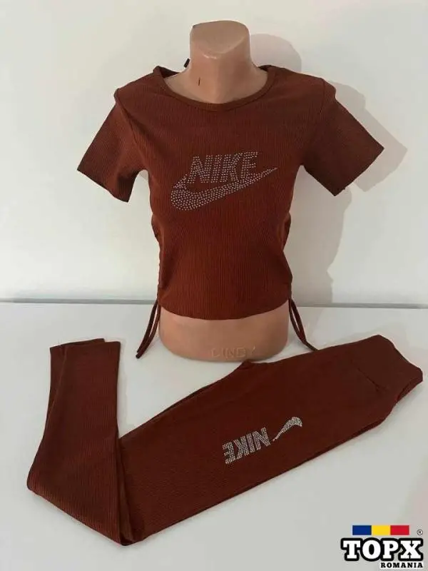 Compleu damă tetra Mărimi S  M   L  Xl Preț 115 lei