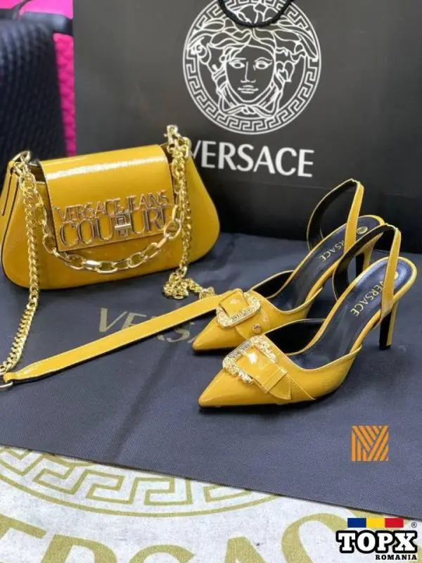 Set geanta si tocuri versace 37-41 280 lei Geanta 270 lei Set 440 lei