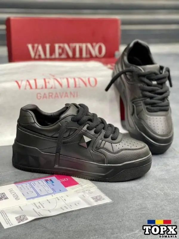 Adidasi unisex . PE STOCACTUALIZATI Poza 1: 41 Poza 2: 37  43