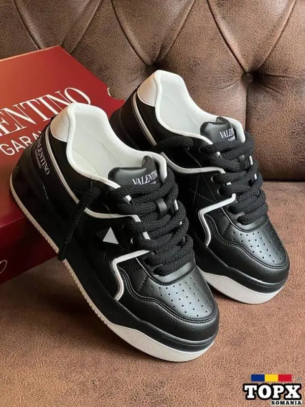 Adidasi valentino garavani 40-44 310 lei