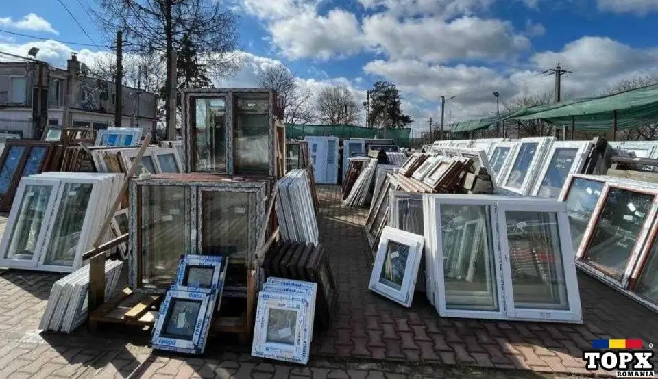 Uși și geamuri noi din PVC cu sticla TERMOPAN