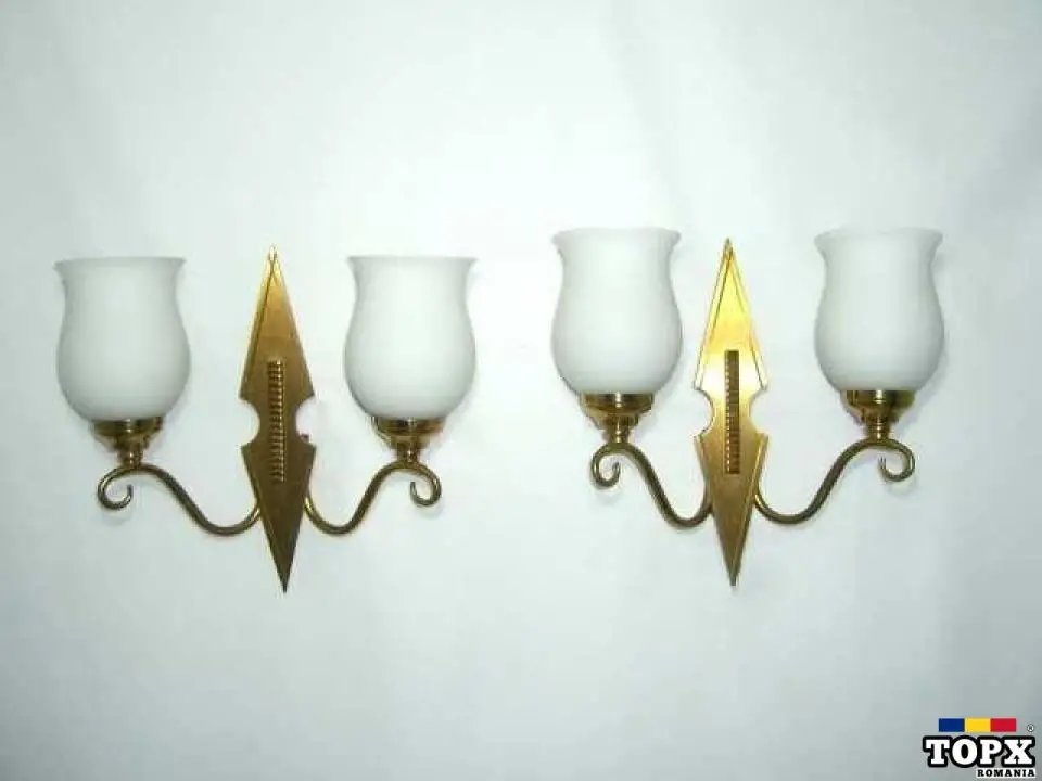 Aplice alamă aurita  sticlă opalină  attr Maison Charles  vintage